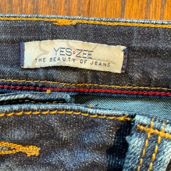 Yes Zee Ladies 31” Cropped Fringed Slim Fit Distressed Blue Jeans Button Closure - Picture 6 of 11